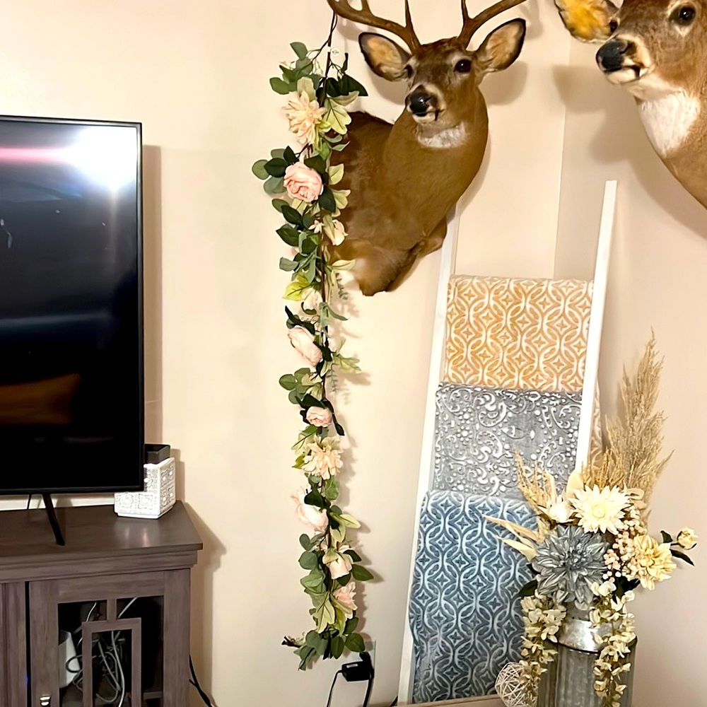 This is a beautiful flower vine from hobby lobby, 5 1/2 feet long.